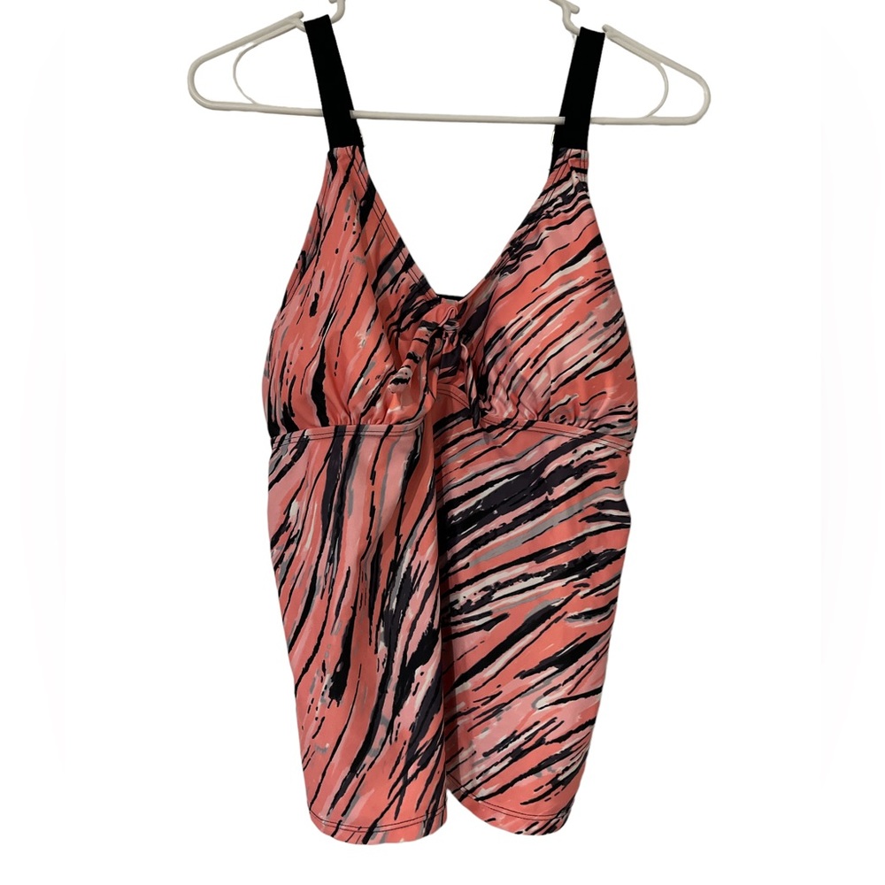 Women’s swim top size XL.  Padded, adjustable straps